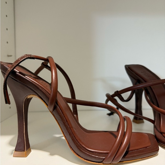 Schutz Lovi Brown Strappy Ankle Strap Sandals  Size 8 Nappa Leather  Brand New - Picture 4 of 8